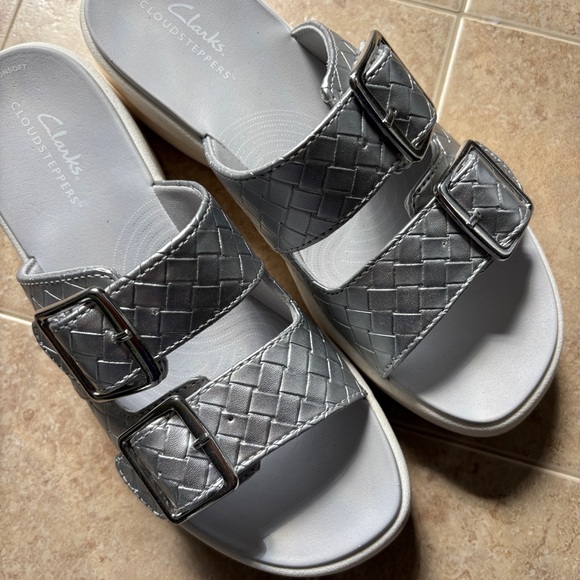Clarks Cloudsteppers  Metallic Slide Sandals - Picture 1 of 5